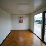 Abri de jardin rénové de 12 m² – Finition bois et anthracite – Image 2